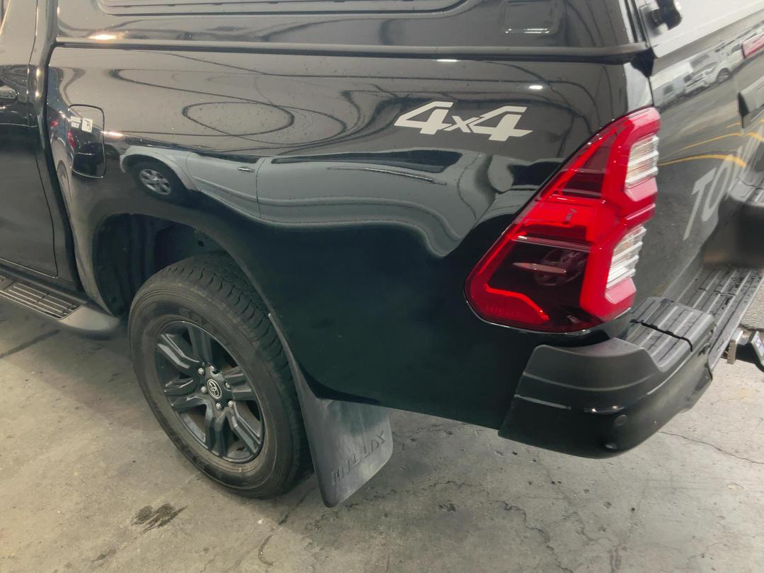 Photo '8' of Toyota Hilux SR5 TD DC