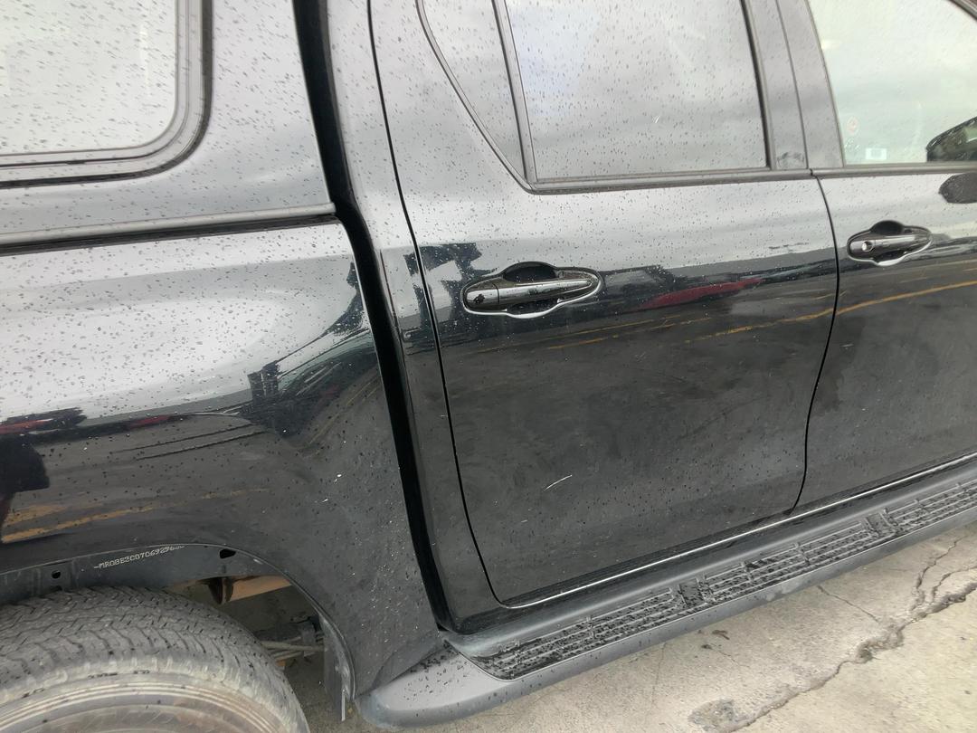 Photo '11' of Toyota Hilux SR5 TD DC