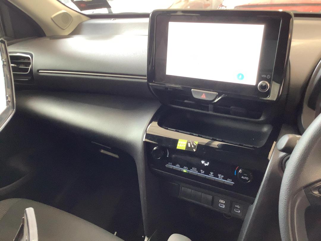 Photo '17' of Toyota Yaris Cross GX