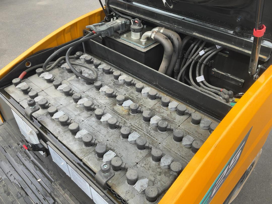 Photo '15' of UN 2.5T Electric Forklift