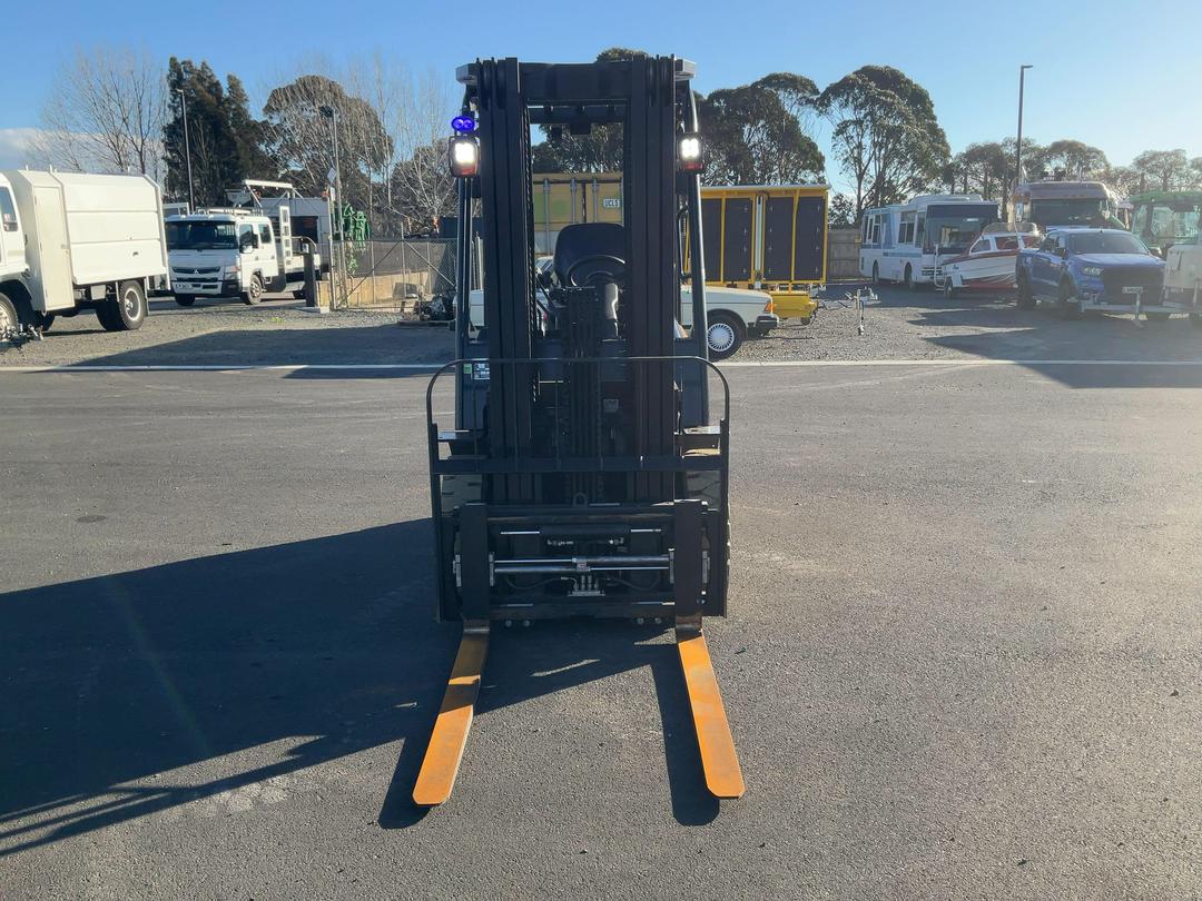 Photo '10' of UN 2.5T Electric Forklift