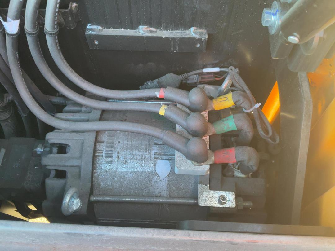 Photo '16' of UN 2.5T Electric Forklift