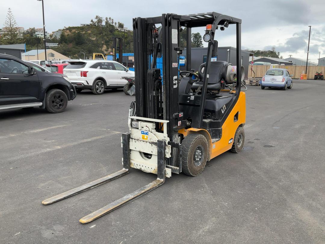 Photo '9' of UN FGL18T-FNJK2 Forklift