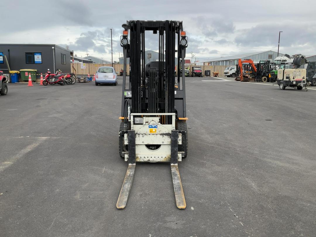 Photo '10' of UN FGL18T-FNJK2 Forklift