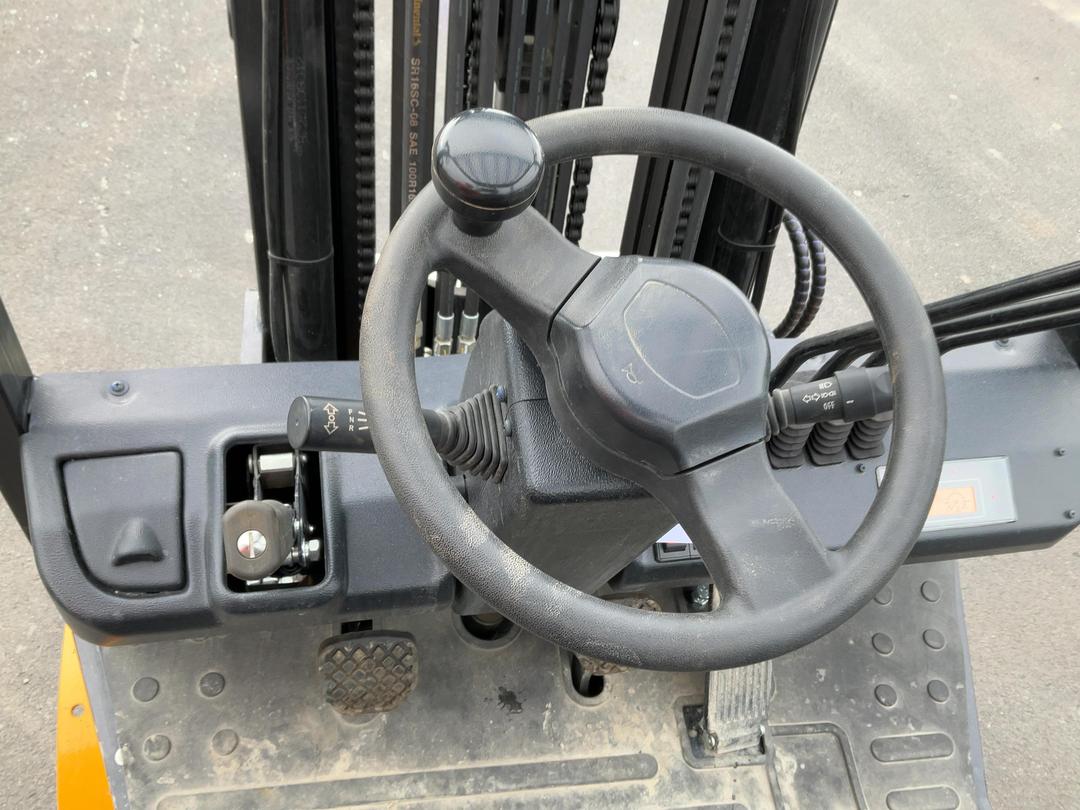 Photo '13' of UN FGL18T-FNJK2 Forklift