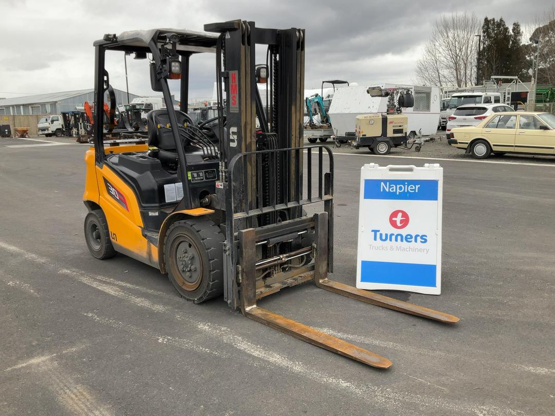 Photo '1' of UN FGL30TT-F1JK1 Forklift