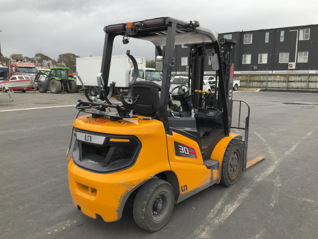 Photo '4' of UN FGL30TT-F1JK1 Forklift