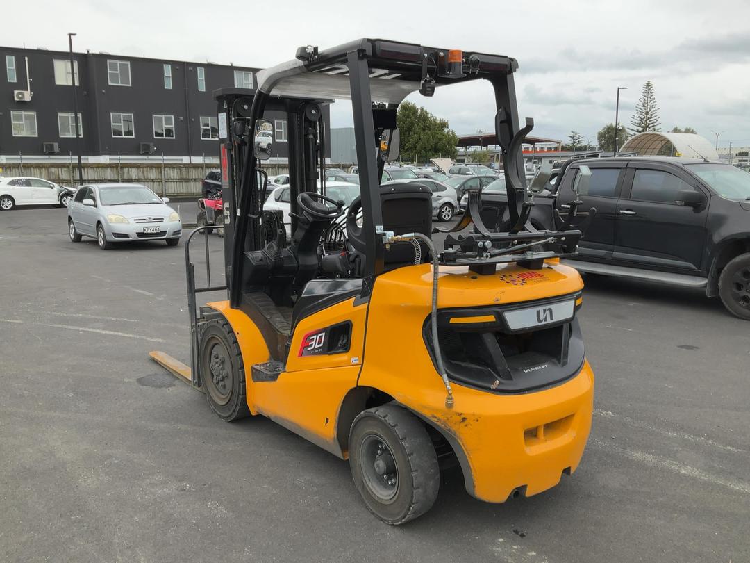 Photo '6' of UN FGL30TT-F1JK1 Forklift