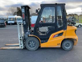 Photo '9' of UN FGL35TT-F1JK1 Forklift