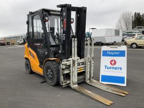 Photo '1' of UN FGL35TT-F1JK1 Forklift