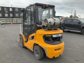 Photo '6' of UN FGL35TT-F1JK1 Forklift