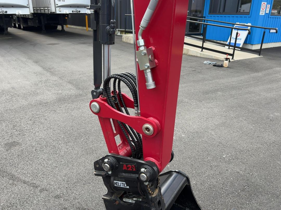Photo '32' of Yanmar VIO25-6A Excavator