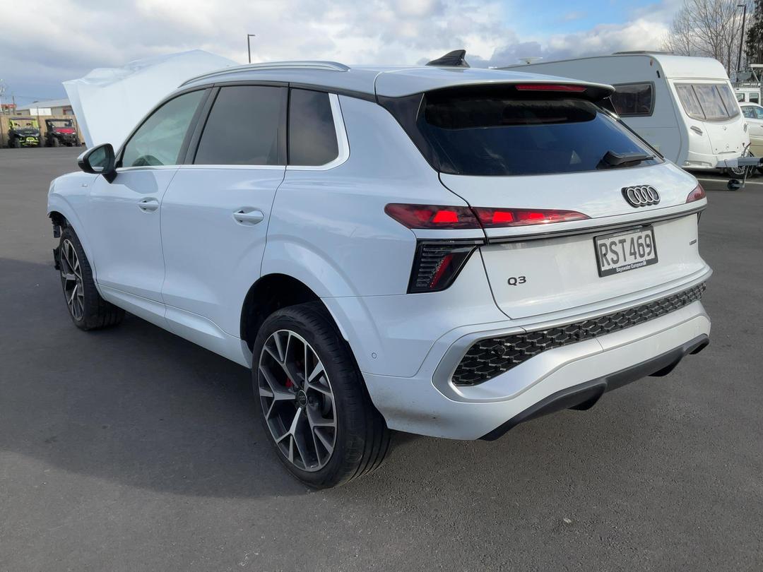 Photo '6' of Audi Q3 Tfsi 195KW Photo '6' of Audi Q3 Tfsi 195KW