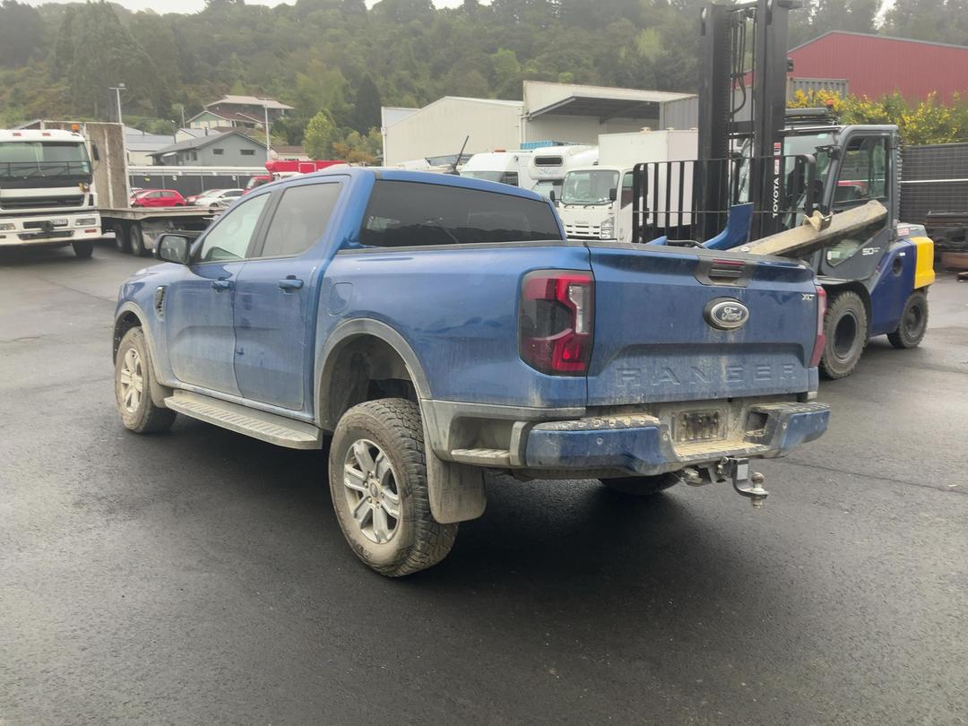 Photo '5' of Ford Ranger XLT Double CAB W/SA Photo '5' of Ford Ranger XLT Double CAB W/SA