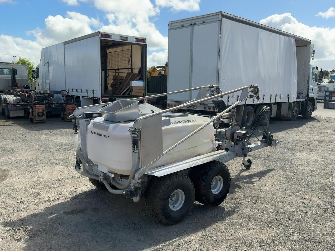 Photo '4' of Tow and Fert 1000 Multi Other Machine