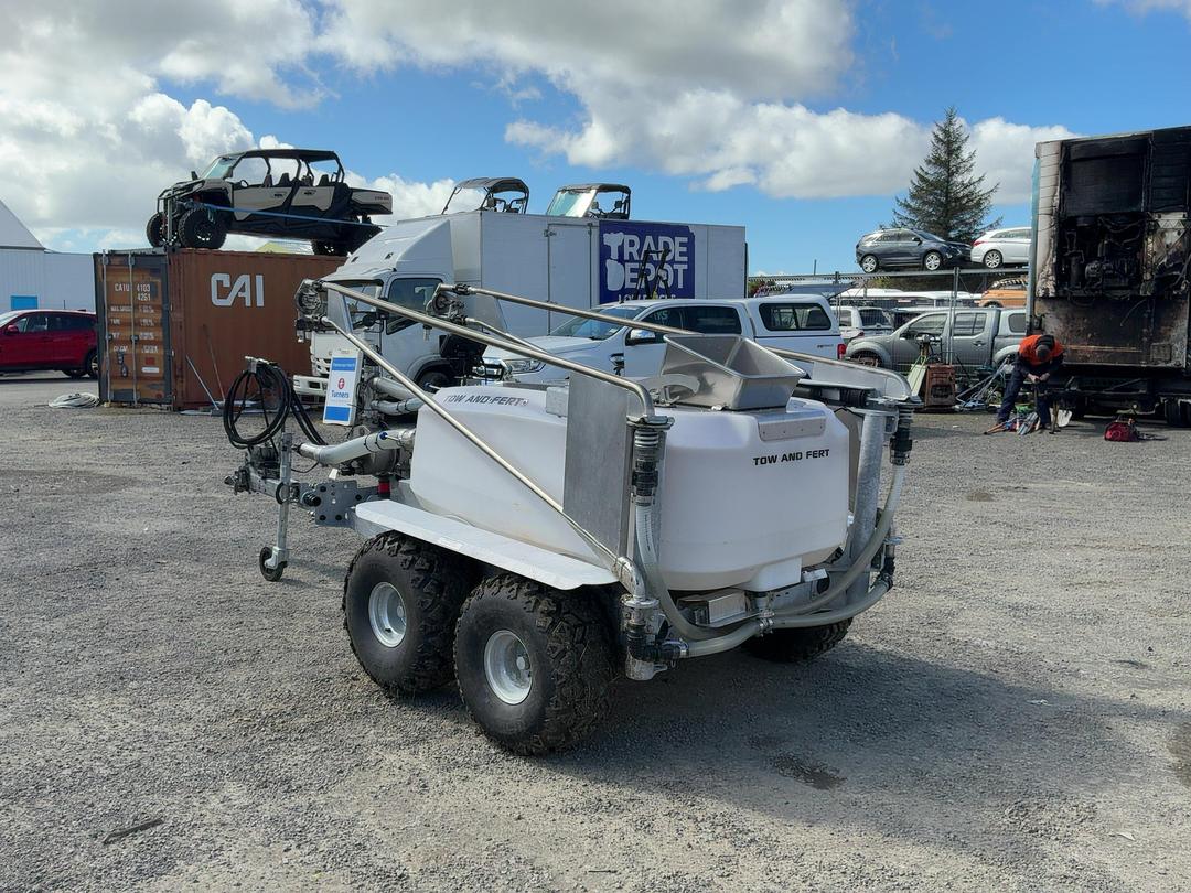 Photo '6' of Tow and Fert 1000 Multi Other Machine