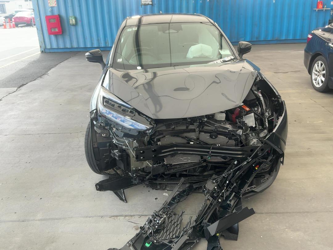 Photo '2' of Toyota C-HR Limited Photo '2' of Toyota C-HR Limited