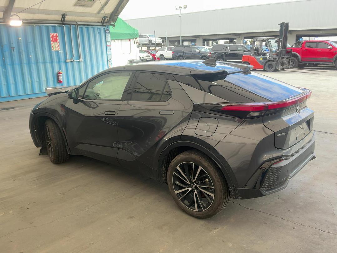 Photo '6' of Toyota C-HR Limited Photo '6' of Toyota C-HR Limited