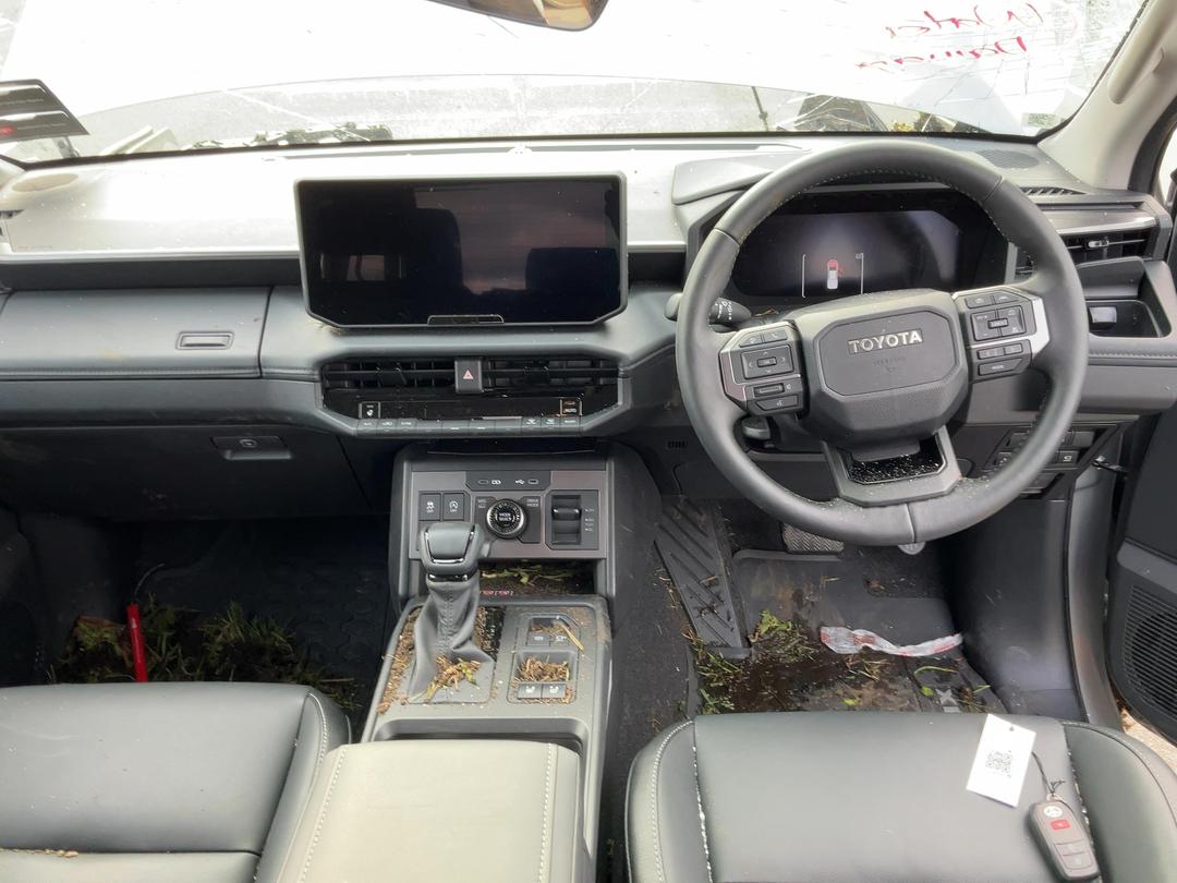 Photo '12' of Toyota Hilux SR5 Limited TD DC Photo '12' of Toyota Hilux SR5 Limited TD DC