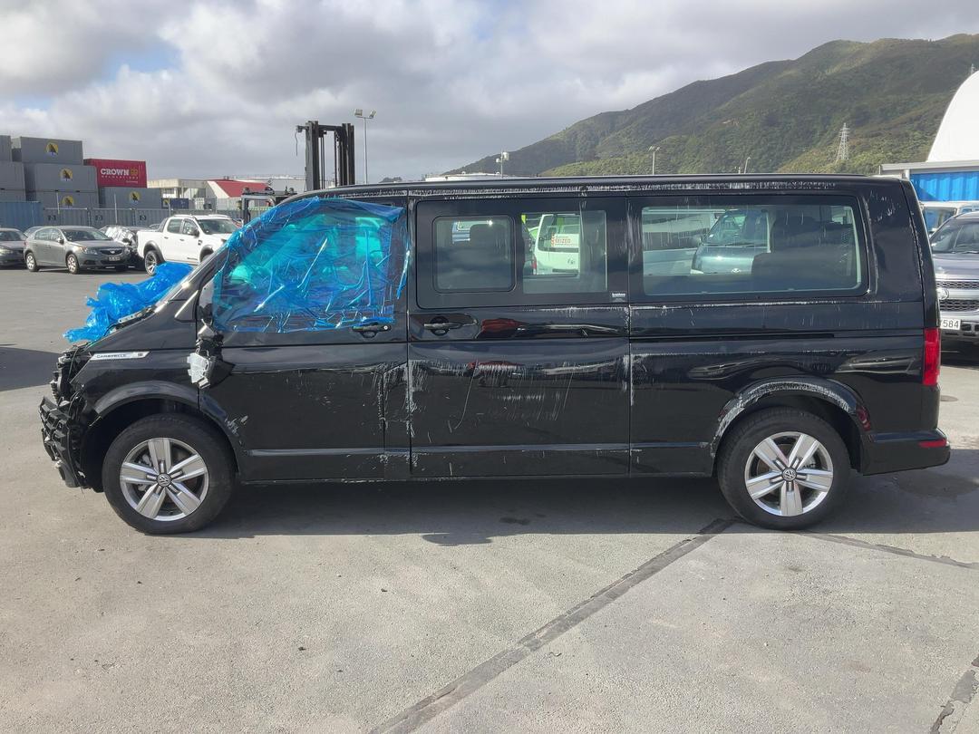 Photo '4' of Volkswagen T6 Caravelle LWB CL Photo '4' of Volkswagen T6 Caravelle LWB CL