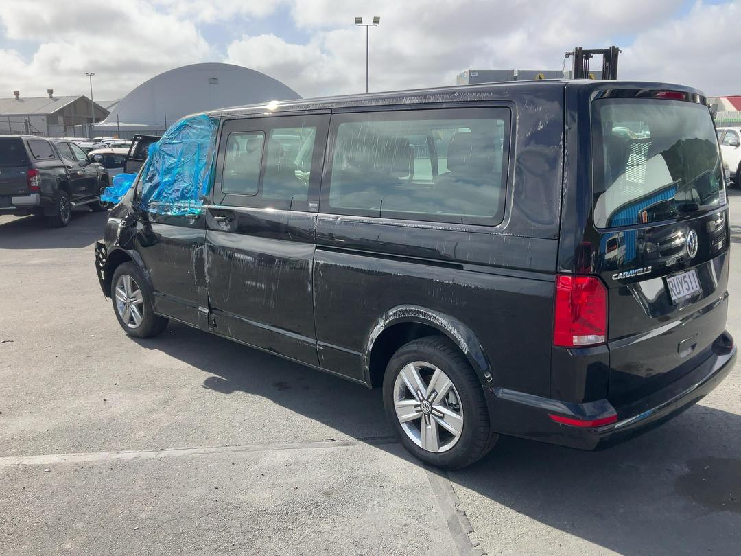 Photo '5' of Volkswagen T6 Caravelle LWB CL Photo '5' of Volkswagen T6 Caravelle LWB CL