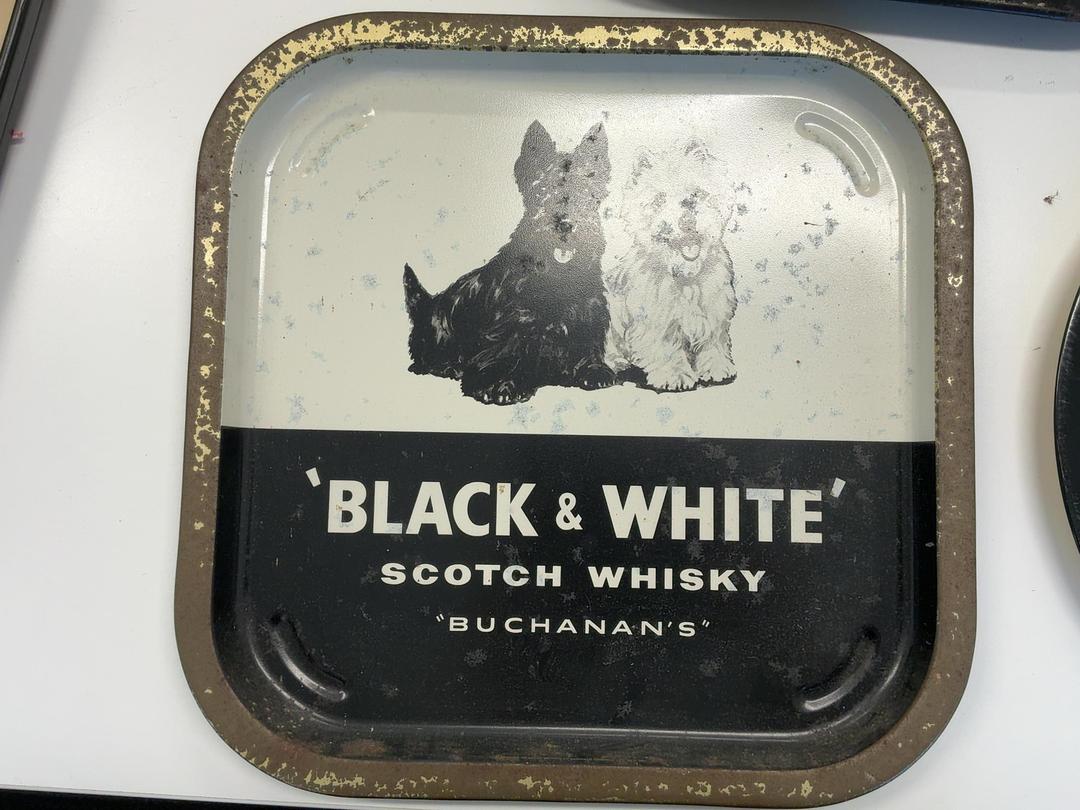 Photo '6' of Black & White Scotch Whisky assorted items Photo '6' of Black & White Scotch Whisky assorted items
