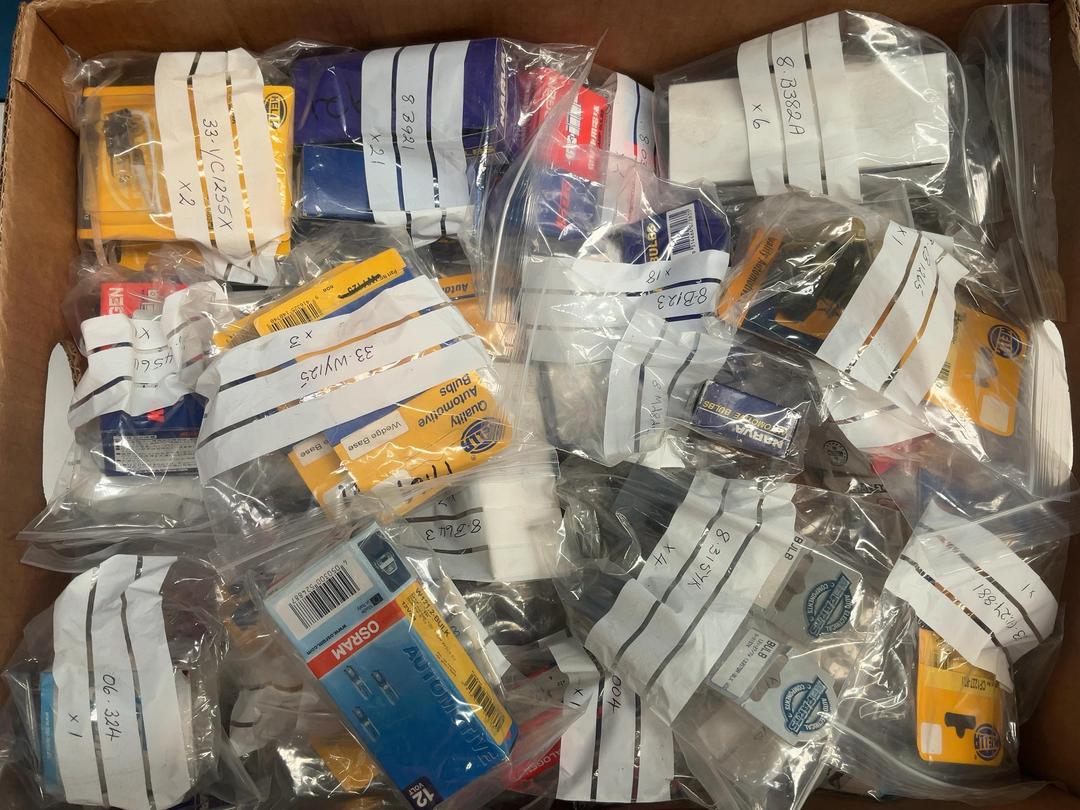 Photo '3' of 12 Volt Automotive Bulbs - *New* Automotive Electrical Clearance Photo '3' of 12 Volt Automotive Bulbs - *New* Automotive Electrical Clearance