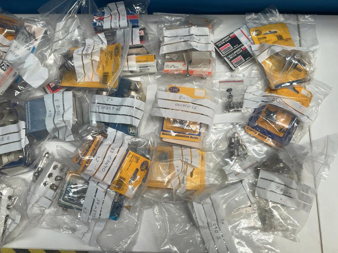 Photo '5' of 24 Volt Automotive Bulbs - *New* Automotive Electrical Clearance Photo '5' of 24 Volt Automotive Bulbs - *New* Automotive Electrical Clearance