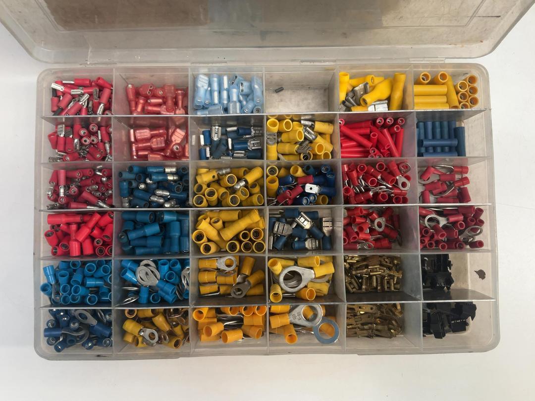 Photo '2' of Box of Insulated Terminals - Automotive Electrical Parts Clearance Photo '2' of Box of Insulated Terminals - Automotive Electrical Parts Clearance
