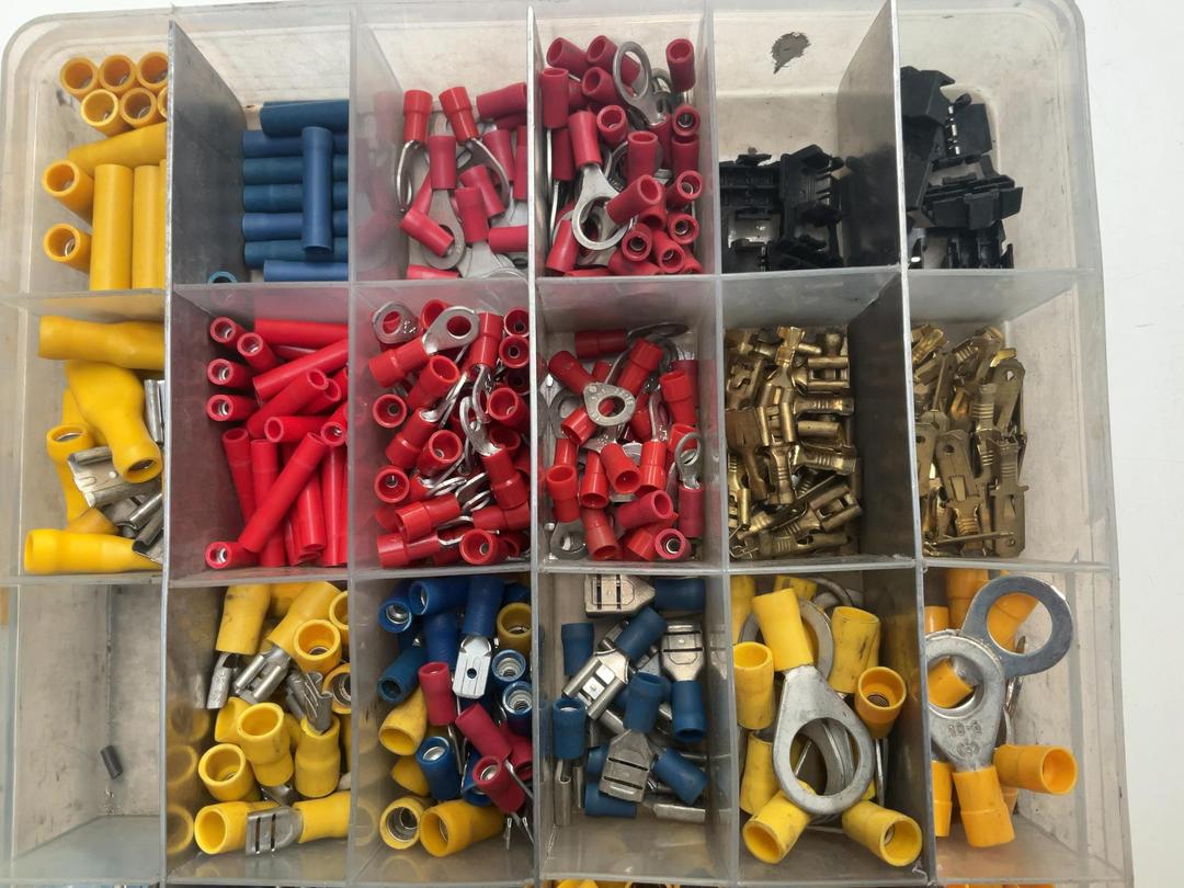 Photo '4' of Box of Insulated Terminals - Automotive Electrical Parts Clearance Photo '4' of Box of Insulated Terminals - Automotive Electrical Parts Clearance