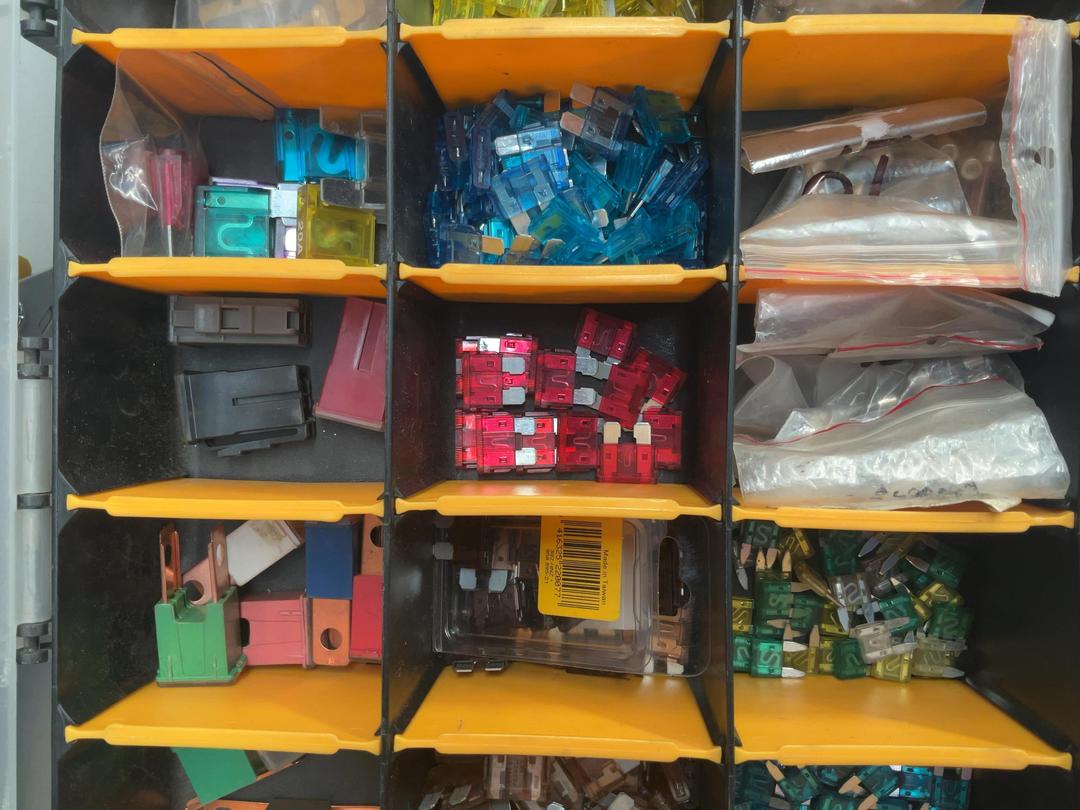 Photo '4' of Fuse Assortment - Automotive Electrical Parts Clearance Photo '4' of Fuse Assortment - Automotive Electrical Parts Clearance