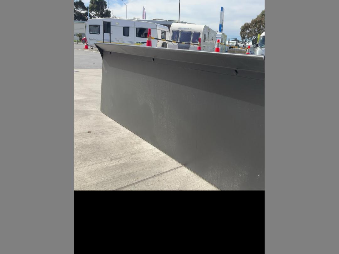 Photo '5' of Camco - Stealth Aluminium Double Cab Ute Canopy - 2022+ Ford Ranger Photo '5' of Camco - Stealth Aluminium Double Cab Ute Canopy - 2022+ Ford Ranger