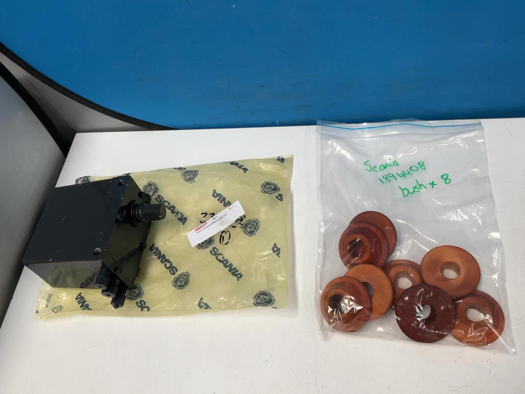 Photo '10' of Assortment of Scania Parts Photo '10' of Assortment of Scania Parts