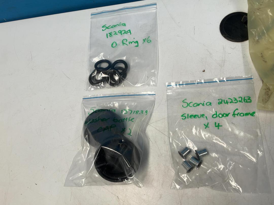 Photo '17' of Assortment of Scania Parts Photo '17' of Assortment of Scania Parts