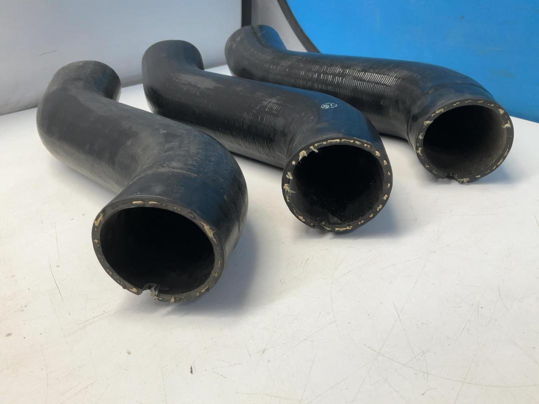 Photo '5' of 3x Scania Radiator Hoses or Similar - 1876631 Photo '5' of 3x Scania Radiator Hoses or Similar - 1876631