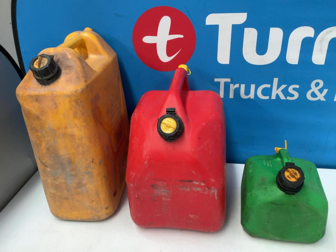 Photo '2' of 1x 20L Diesel Can, 1x 20L Petrol Can and 1x 5L Gasoline Can Photo '2' of 1x 20L Diesel Can, 1x 20L Petrol Can and 1x 5L Gasoline Can