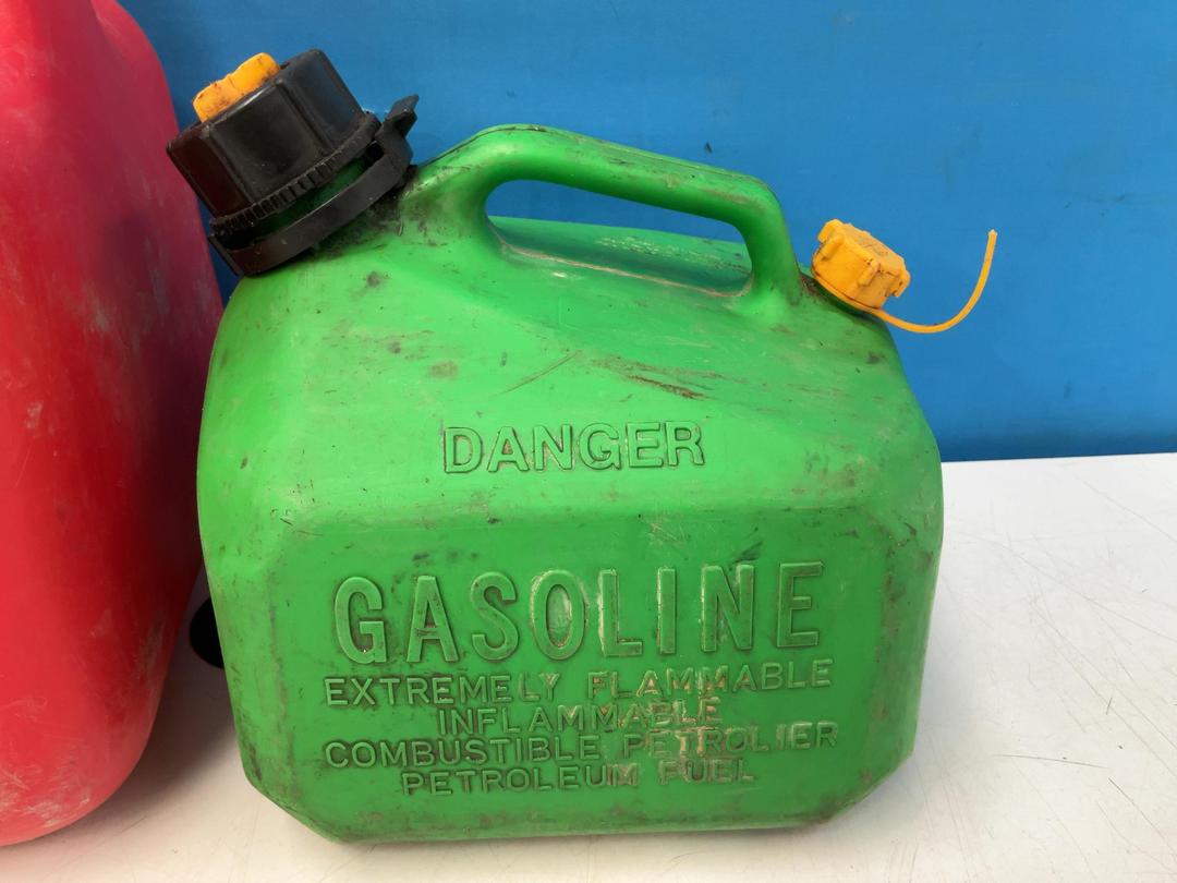Photo '6' of 1x 20L Diesel Can, 1x 20L Petrol Can and 1x 5L Gasoline Can Photo '6' of 1x 20L Diesel Can, 1x 20L Petrol Can and 1x 5L Gasoline Can