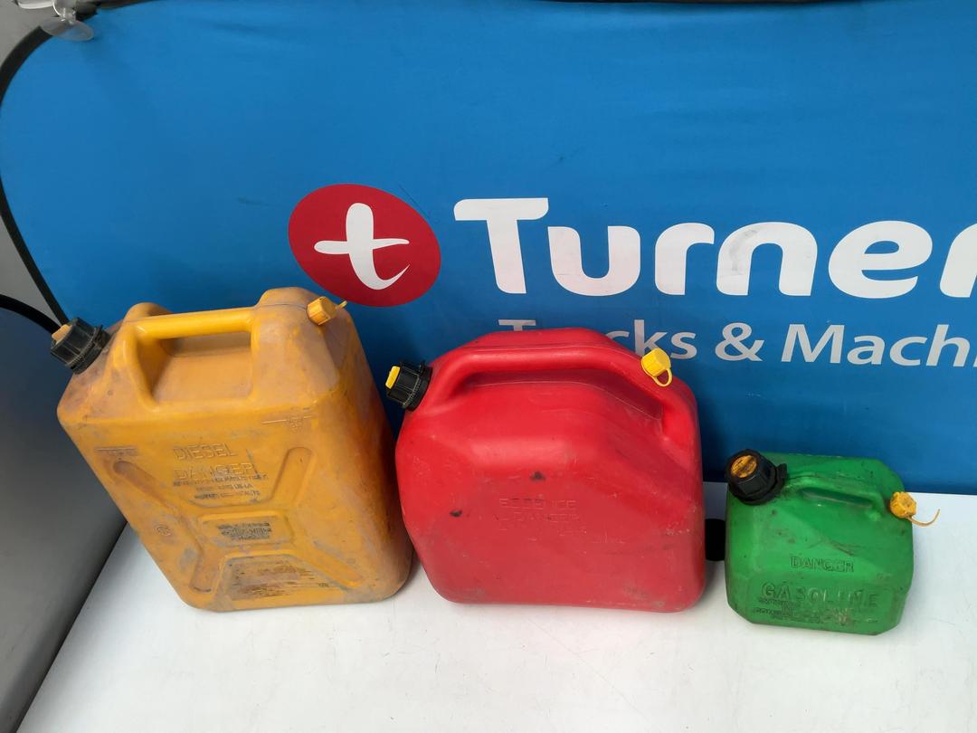 Photo '7' of 1x 20L Diesel Can, 1x 20L Petrol Can and 1x 5L Gasoline Can Photo '7' of 1x 20L Diesel Can, 1x 20L Petrol Can and 1x 5L Gasoline Can