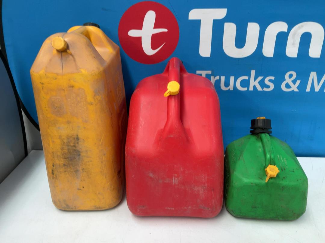 Photo '13' of 1x 20L Diesel Can, 1x 20L Petrol Can and 1x 5L Gasoline Can Photo '13' of 1x 20L Diesel Can, 1x 20L Petrol Can and 1x 5L Gasoline Can