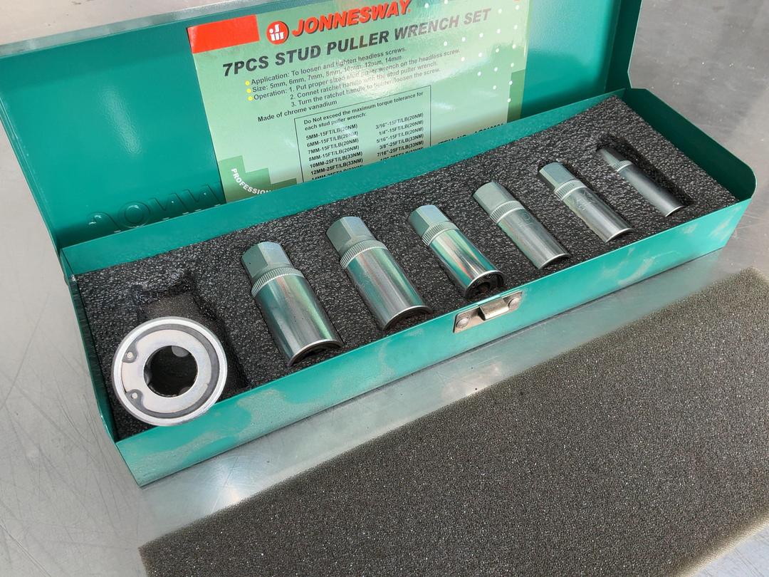 Photo '4' of Jonnesway Stud Puller Wrench Set