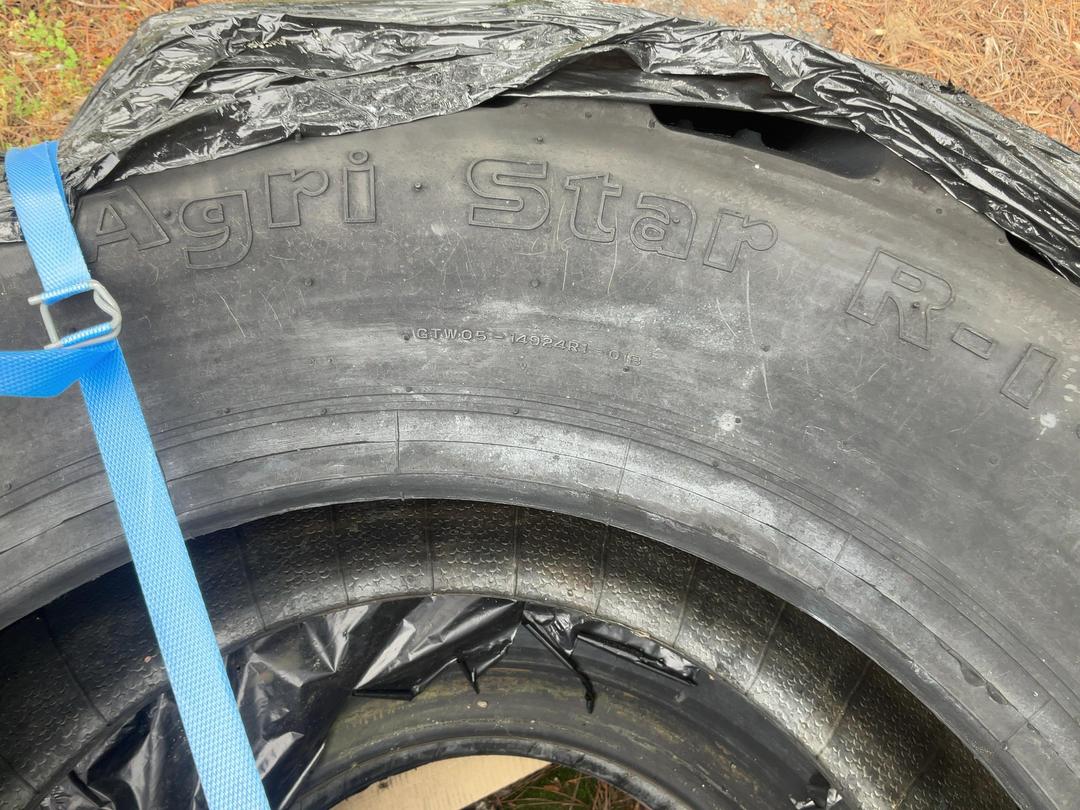 Photo '4' of 6 Ply Tyres 14.9-24 Qty-2 Photo '4' of 6 Ply Tyres 14.9-24 Qty-2