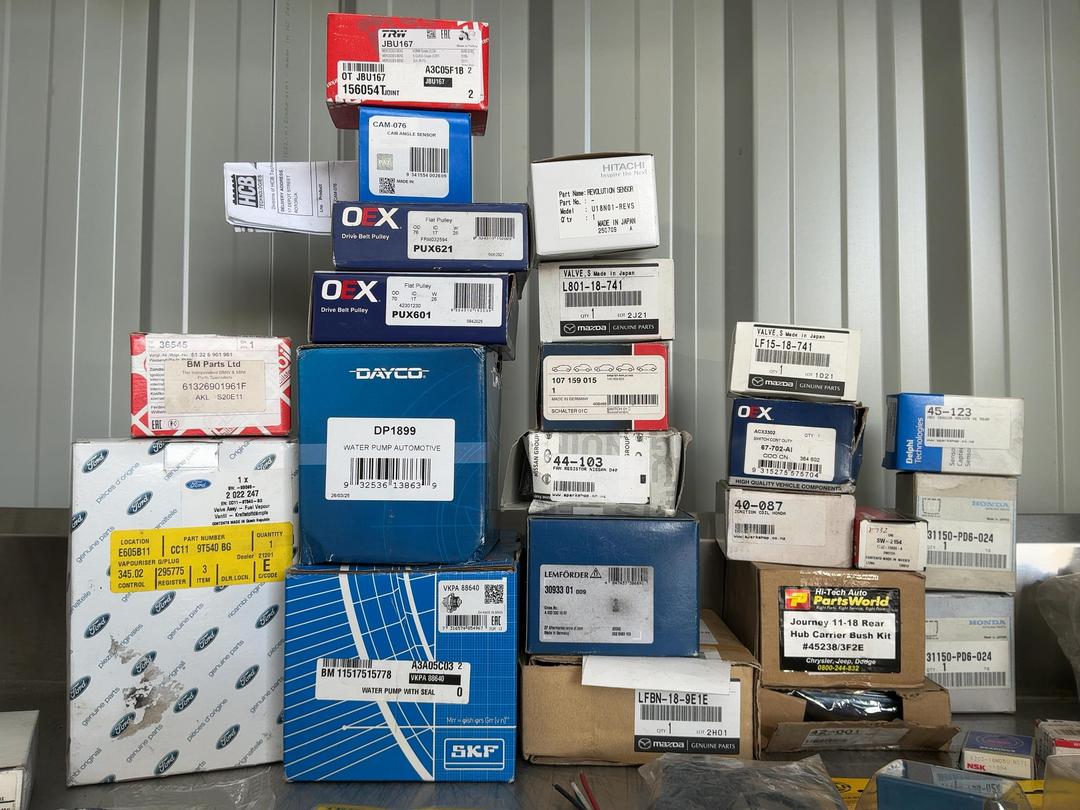 Photo '2' of Box of Automotive Goods