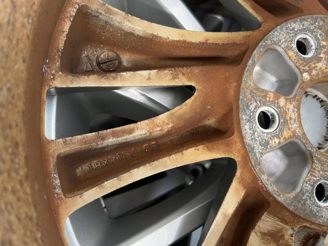 Photo '8' of Subaru Wheel set Photo '8' of Subaru Wheel set