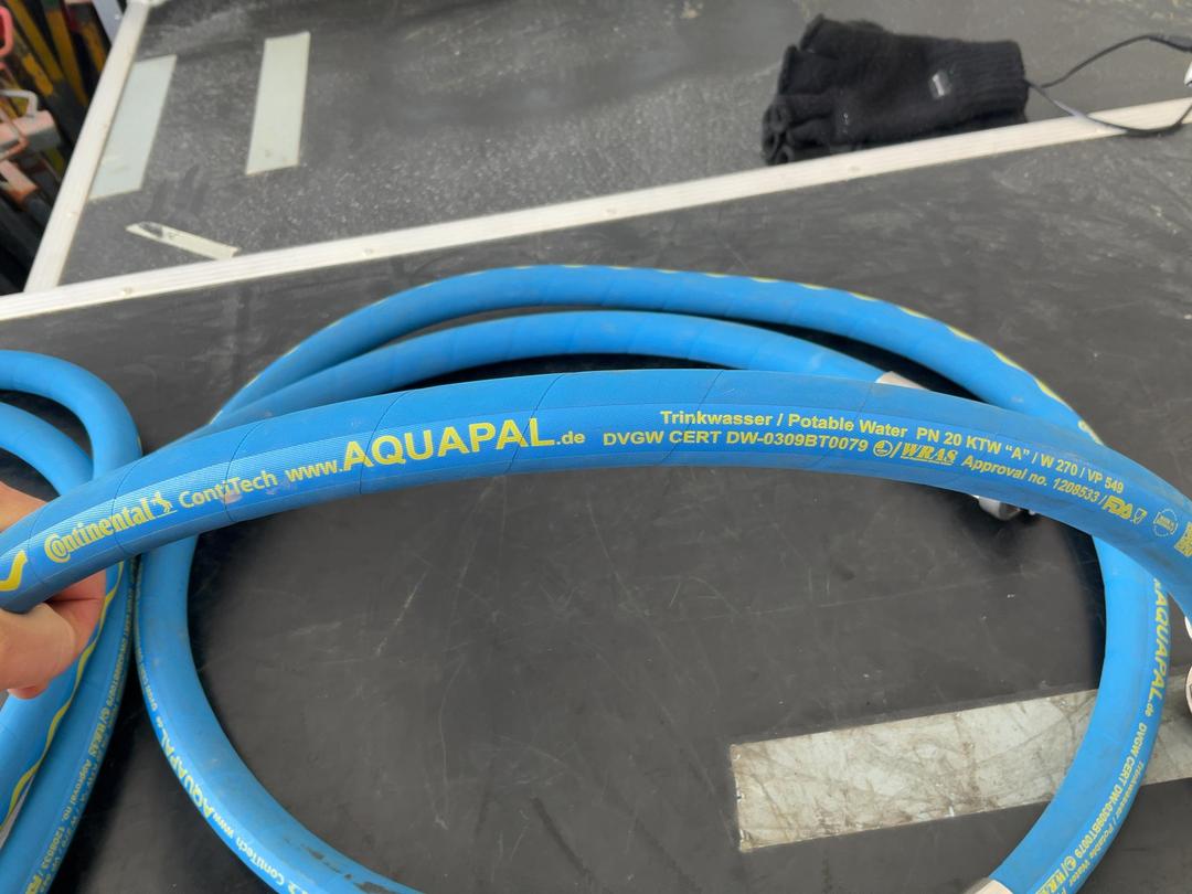 Photo '5' of Continental Contitech Aquapal Twist Lock Water Hoses x4 Photo '5' of Continental Contitech Aquapal Twist Lock Water Hoses x4