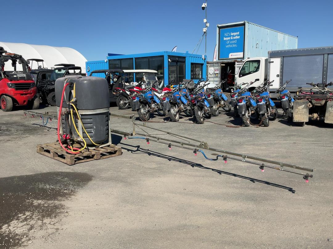 Photo '2' of Large Spray Rig