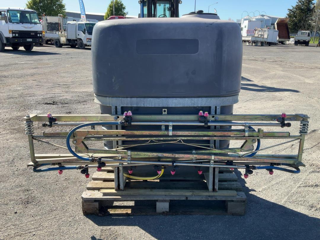 Photo '8' of Large Spray Rig