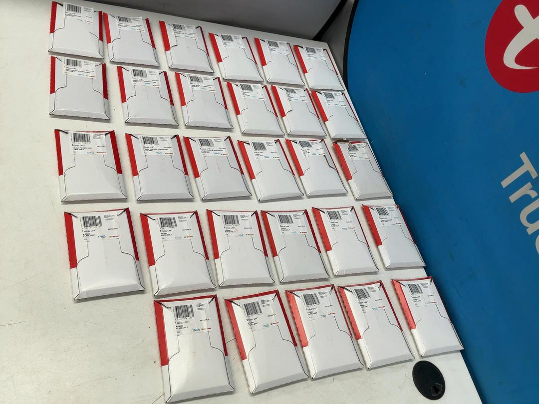 Photo '6' of 29x Legrand Plates - Plates Only Photo '6' of 29x Legrand Plates - Plates Only