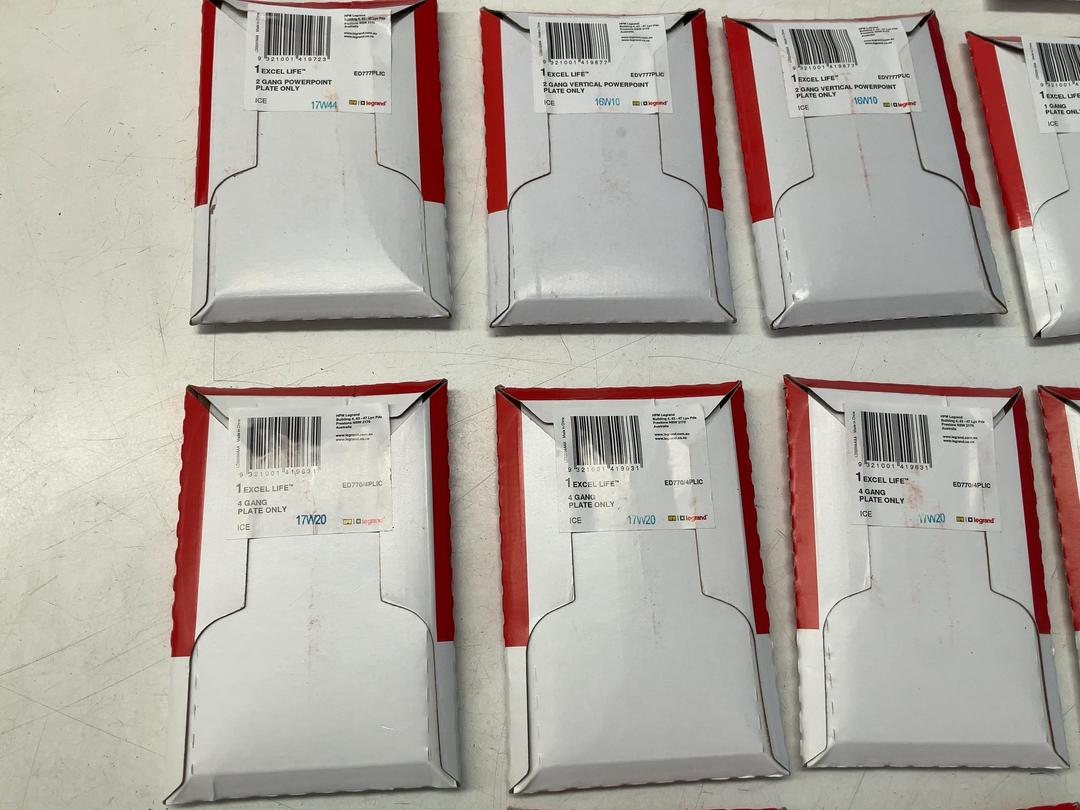 Photo '9' of 29x Legrand Plates - Plates Only Photo '9' of 29x Legrand Plates - Plates Only