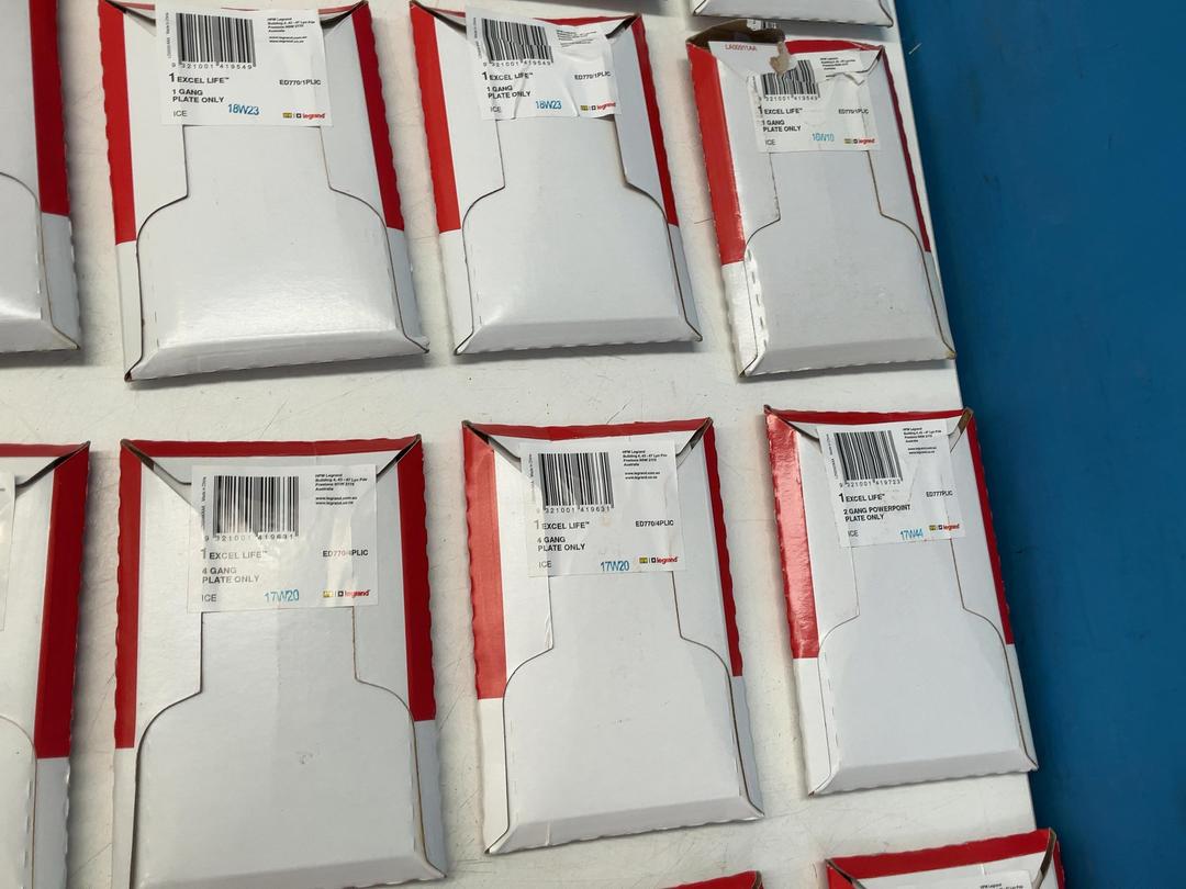 Photo '10' of 29x Legrand Plates - Plates Only Photo '10' of 29x Legrand Plates - Plates Only