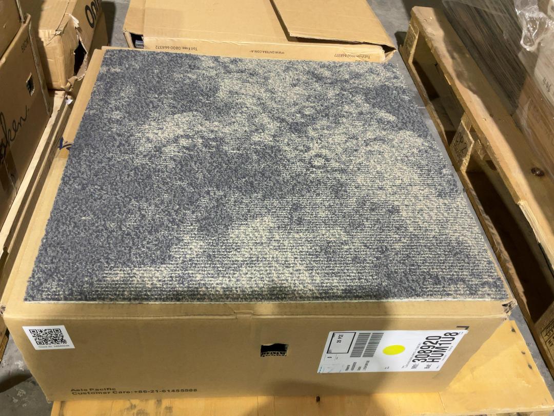 Photo '3' of 1 x box of grey and beige fleck carpet tiles Photo '3' of 1 x box of grey and beige fleck carpet tiles